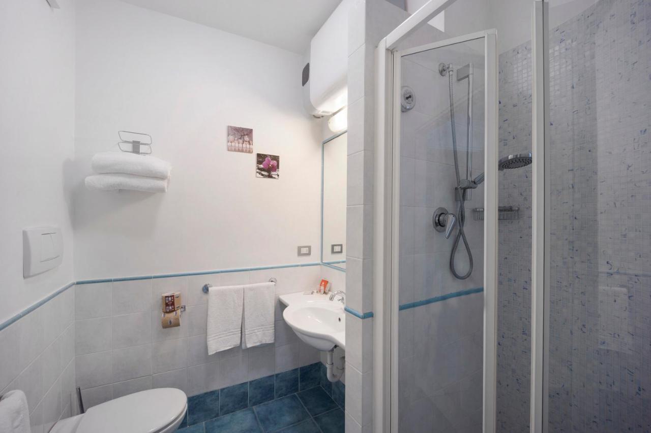 Modus Vivendi 406 Aparthotel Sanremo Luaran gambar